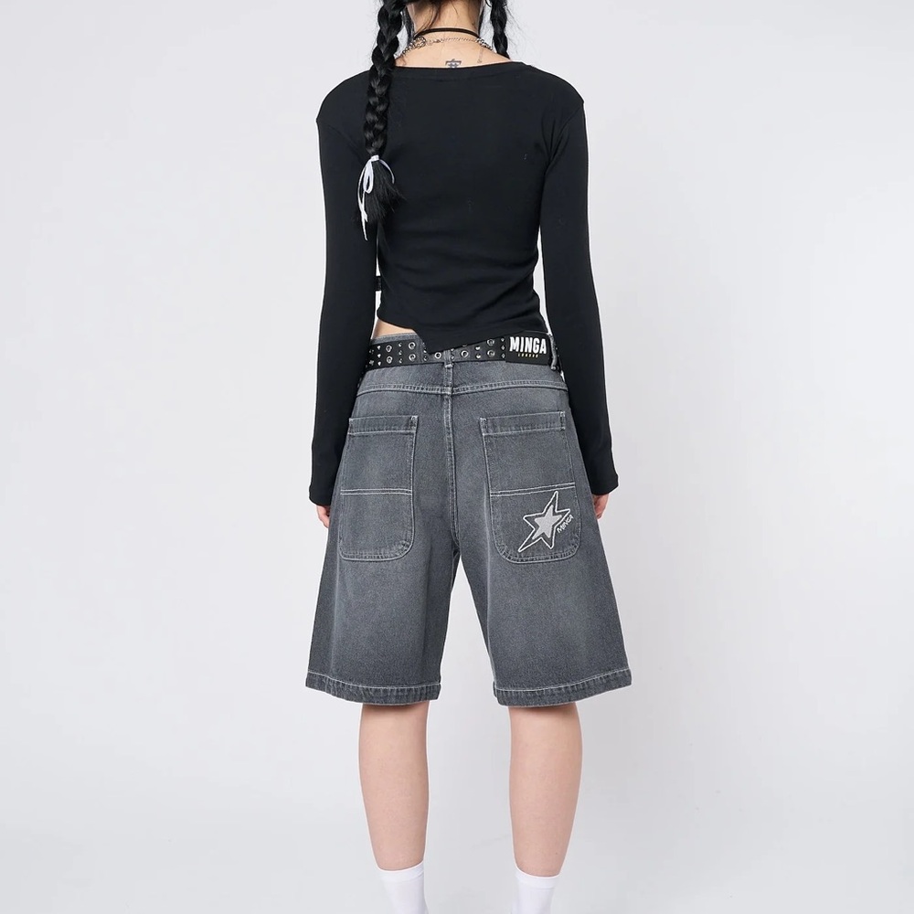 Naida Star Black Jorts